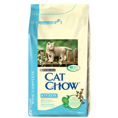 Pachet Purina Cat Chow Kitten with Chicken, 1,5 kg. Text vizibil: 100% Complete, 80 Years of Nutrition, cu pui, pentru pisoi. Imagine cu un pisoi pe gard.