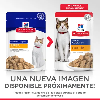 Comparación de dos envases de Hill's Science Plan Mature Adult 7+ Chicken Chunks & Gravy para gatos, con aviso: disponible próximamente. Puede recibirse cualquiera durante el cambio de envase.