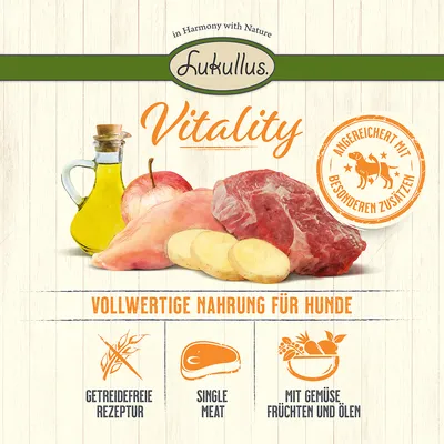 Lukullus Vitality, Vollwertige Nahrung für Hunde, Getreidefreie Rezeptur, Single Meat, Mit Gemüse Früchten und Ölen. Texte en allemand. Ingrédients visibles : viande, poulet, pomme de terre, pomme, huile.