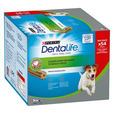 Boîte Purina Dentalife Daily Oral Care, 54 sticks, pour chiens 7–12 kg. Texte visible : cleans even the hard to reach teeth, natural cleaning action, big pack x54 sticks.