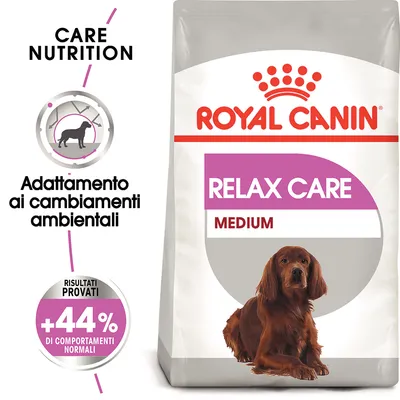 Royal Canin Relax Care Medium, adattamento ai cambiamenti ambientali, risultati provati +44% di comportamenti normali, confezione con cane seduto davanti.