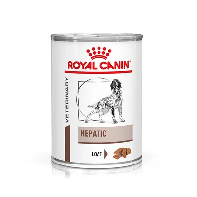 Blik Royal Canin Veterinary Hepatic Loaf hondenvoer, afbeelding van hond en stukjes voer op het etiket. Tekst: VETERINARY, HEPATIC, LOAF.