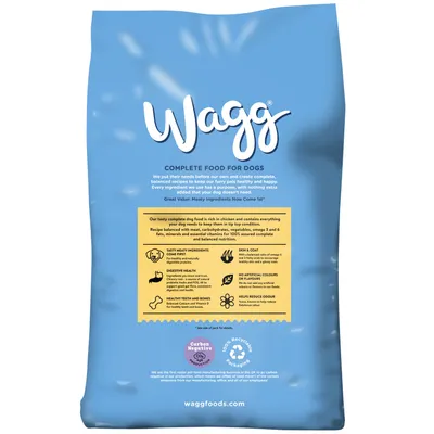 Wagg complete food for dogs with chicken, highlighting meaty ingredients, digestive health, healthy teeth and bones, skin and coat support, no artificial colours, and odour reduction.
