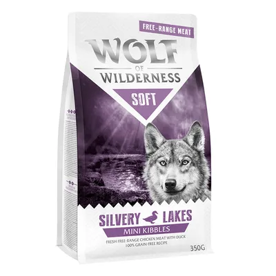 Wolf of Wilderness Soft Silvery Lakes Mini Kibbles, carne di pollo allevato all'aperto con anatra, ricetta senza cereali, 350 g. Testo in inglese sulla confezione.