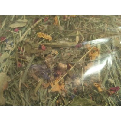 Uno de los sacos del pack tiene flores secas