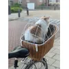 Diego in de fietsmand