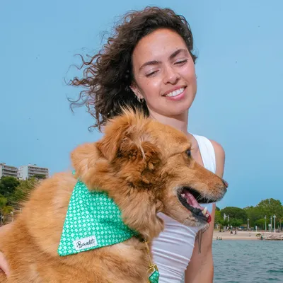 French Bandit - Bandana pour chien imprimé à carreaux vert orné de fleurs