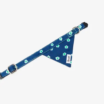 French Bandit - Bandana pour chat denim bleu brut à fleurs