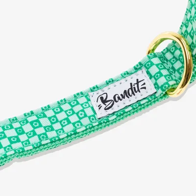 French Bandit - Laisse pour chien imprimé à carreaux vert orné de fleurs.