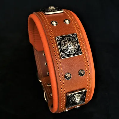 Bestia Custom Dog Gear - Le collier marron Eros Bestia Custom Dog Gear - Le collier marron Eros
