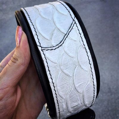 Das Dragon Scale Halsband