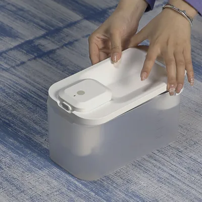 Bagane Fontaine à eau pour chat sans fil, silencieuse avec lampe UVC Akoi