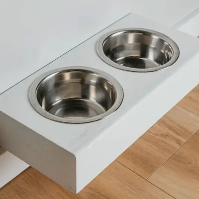 Bagane Set 2 gamelles surélevées, support mural en bois blanc Dubuo