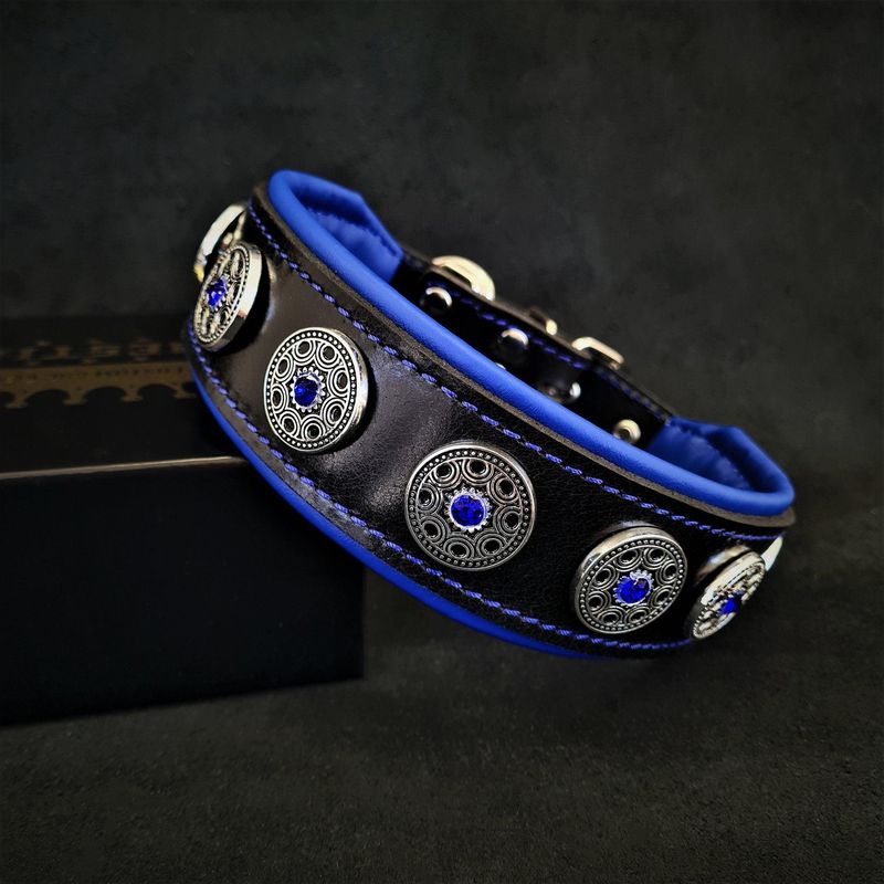 Bijou Halsband in Schwarz / Blau