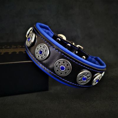 Bijou Halsband in Schwarz / Blau