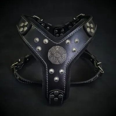 Bestia Custom Dog Gear - Le harnais Maximus noir et argent Bestia Custom Dog Gear - Le harnais Maximus noir et argent