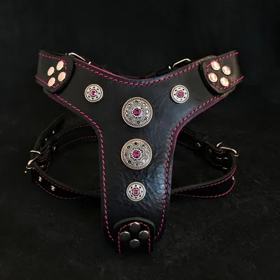 Bestia Custom Dog Gear - Harnais Bijou Noir et Rose Bestia Custom Dog Gear - Harnais Bijou Noir et Rose