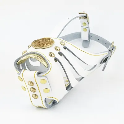 Bestia Custom Dog Gear - Muselière Maximus Basket Blanc/Or Bestia Custom Dog Gear - Muselière Maximus Basket Blanc/Or