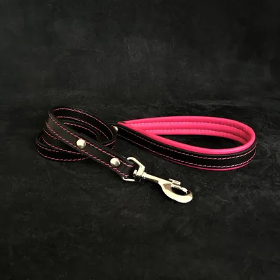 Bestia Custom Dog Gear - Laisse en cuir noir et rose