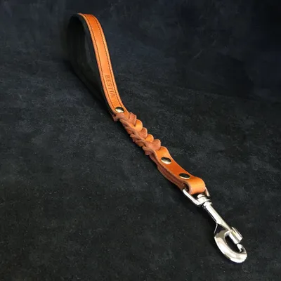 Bestia Custom Dog Gear - Laisse de contrôle courte marron et argent Bestia Custom Dog Gear - Laisse de contrôle courte marron et argent