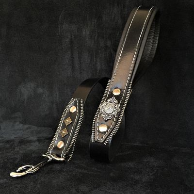 La laisse noire "Aztec"