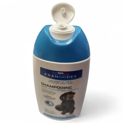 Shampooing 250 ml anti-mauvaises odeurs pour chien Shampooing 250 ml anti-mauvaises odeurs pour chien