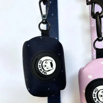 On se la Pet - Distributeur de sacs à crottes (rouleau inclus) - Bleu Nuit