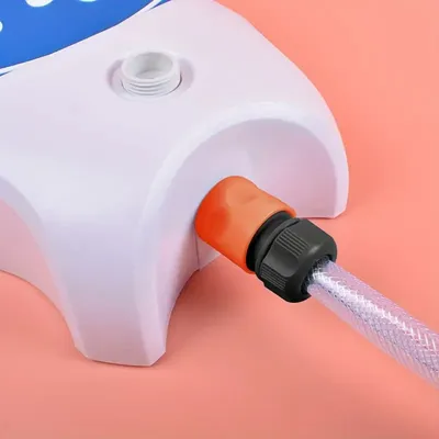 IntiMeg fontaine à la presse externe