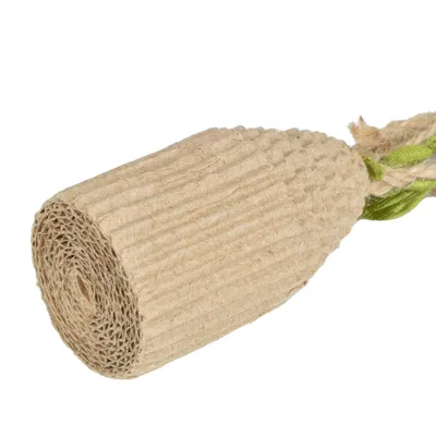 Jouet pyramide carton et ficelles pour chat