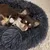 lionto Donut-Hundebett aus weichem Plüsch mit rutschfester Unterseite lionto Donut-Hundebett aus weichem Plüsch mit rutschfester Unterseite