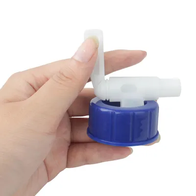 Réservoir d'eau pliable avec robinet