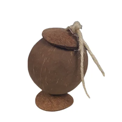 Une maison noix de coco, pour petits rongeurs.