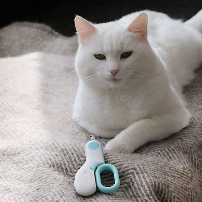FurryFusion Cortaúñas para perros y gatos con luces LED