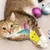 FurryFusion Jouet en forme de plume de chat en forme de poussin coloré