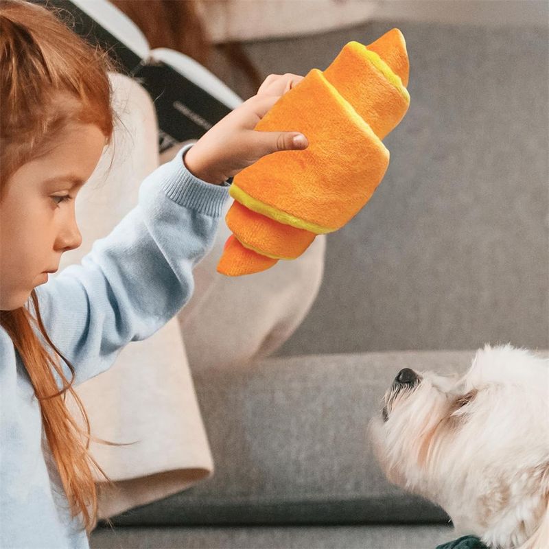 IntiMeg Jouet en forme de croissant pour chien