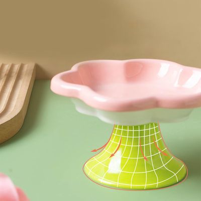 Qinhul Cuenco de cerámica elevado para gatos con forma de flor