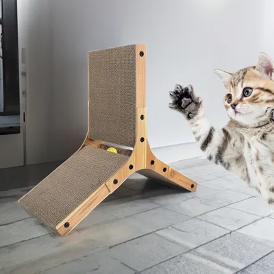 Griffoir Triangulaire en Bois pour Chat avec Herbe à Chat