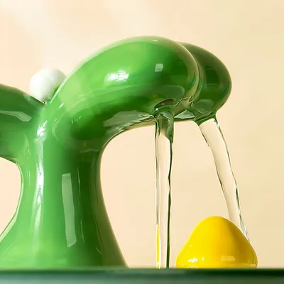 FurryFusion Petite fontaine à eau pour chat en forme de jeune arbre