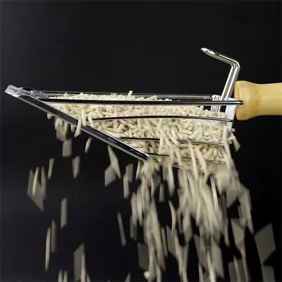 IntiMeg Pelle à litière pour chat en métal avec manche en bois