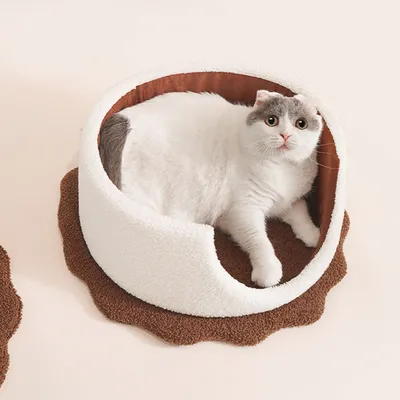 Lit pour chat fermé en forme de biscuit