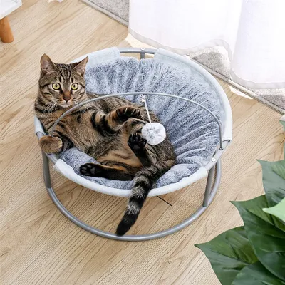 Hamac en peluche pour chat avec balle suspendue