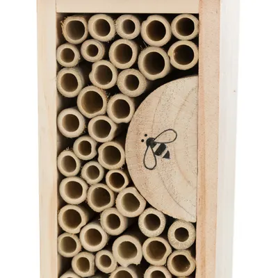 Hôtel pour abeille Hauteur 30 largeur 9.5 profondeur 14 cm.