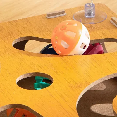 Coffre à jouets pour chats avec balles