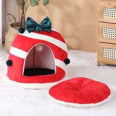 Jolie maison de chat de Noël