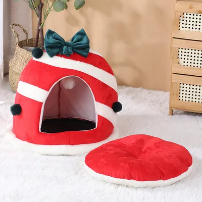 Jolie maison de chat de Noël