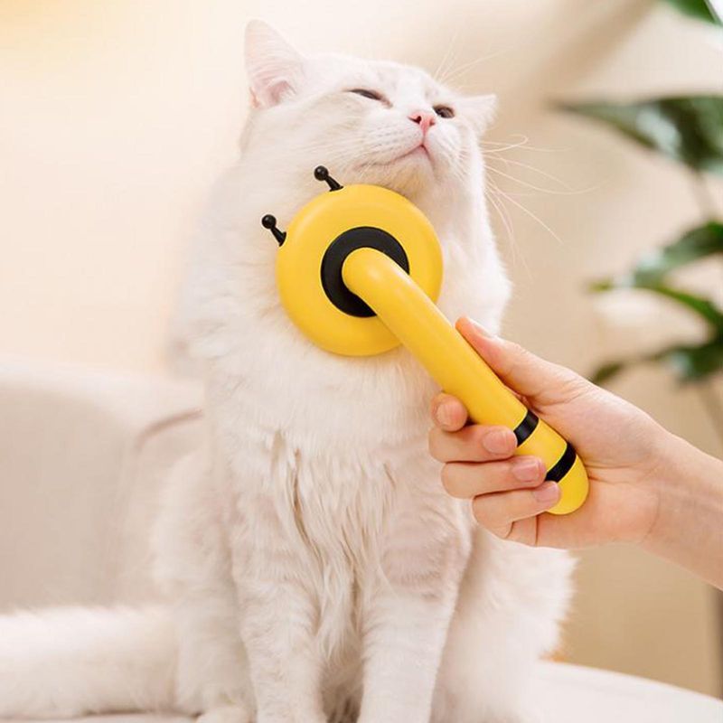 Brosse autonettoyante pour chat
