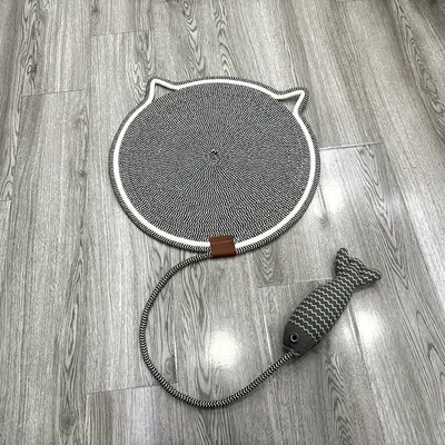 Griffoir pour chat en corde de coton, avec poisson en peluche