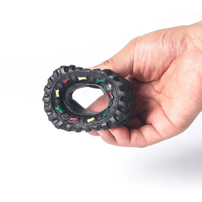 Jouet à mâcher en forme de pneu pour chien