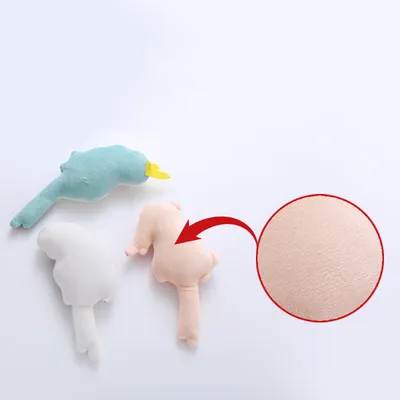 Oiseau en peluche pour chat avec herbe à chat
