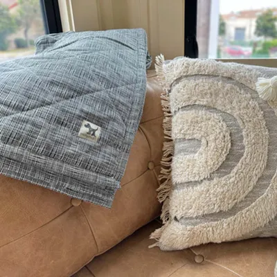 Molly Mutt Couverture pour Chien et Chat River